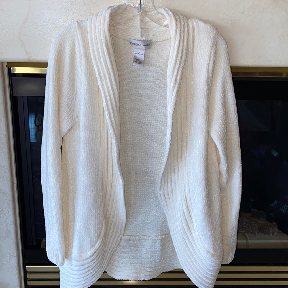 Draper’s & Damon’s Medium Lightweight Sweater Open Front White